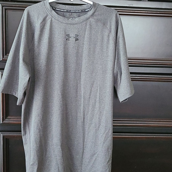 Under Armour Other - * Boys Under Armour Compression HeatGear M Shirt